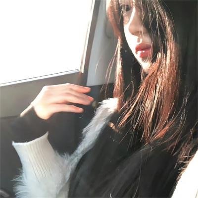她房间里的云